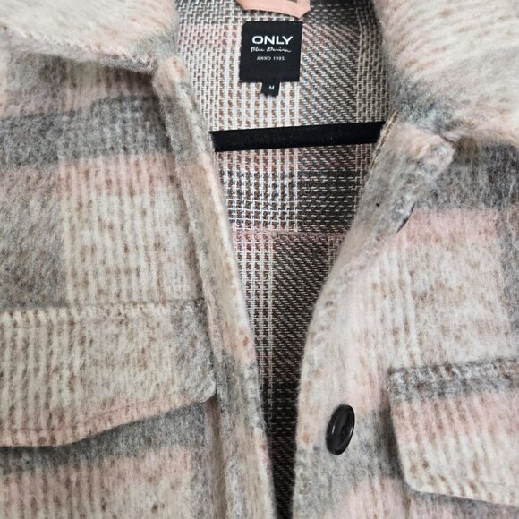 Shacket - Picture 2 of 2